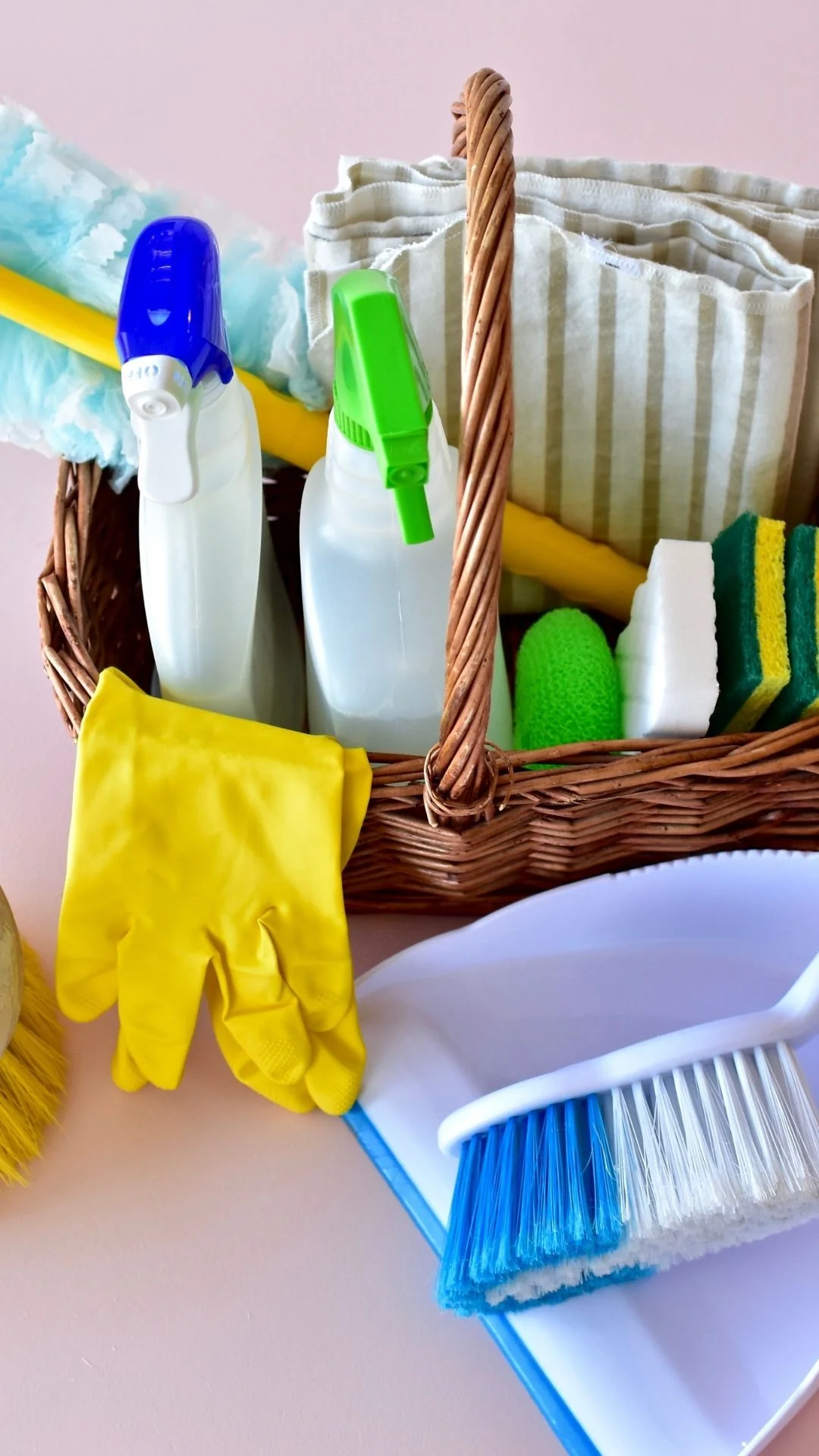 What to Bring on Move-In Day | Apartment Moving Checklist